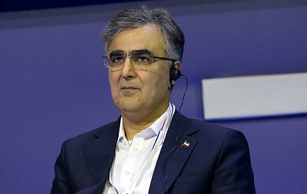 İran Mərkəzi Bankının sədri milli valyutanın zəifləməsi fonunda istefa verib