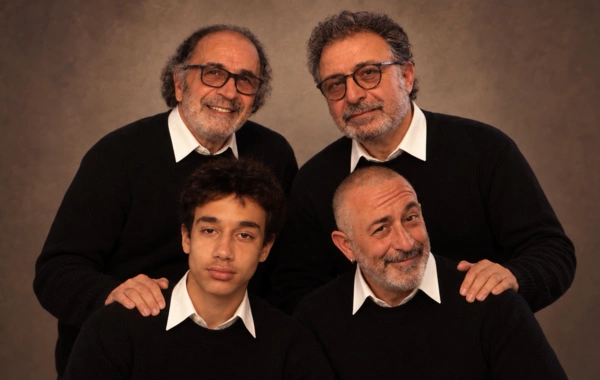 Cem Yılmaz ilk dəfə atası, qardaşı və oğlu ilə fotosunu paylaşdı