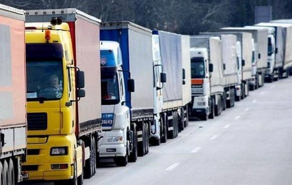 Dövlət sərhədindəki gömrük postlarında gözləyən TIR-ların sayı açıqlandı