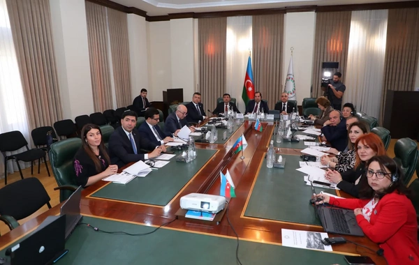 Qərbi Azərbaycan İcmasında qaçqınların qayıdış hüququ ilə bağlı beynəlxalq konfrans keçirilib