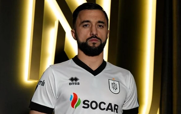 Neftçi Elvin Camalovla müqavilənin müddətini uzadıb