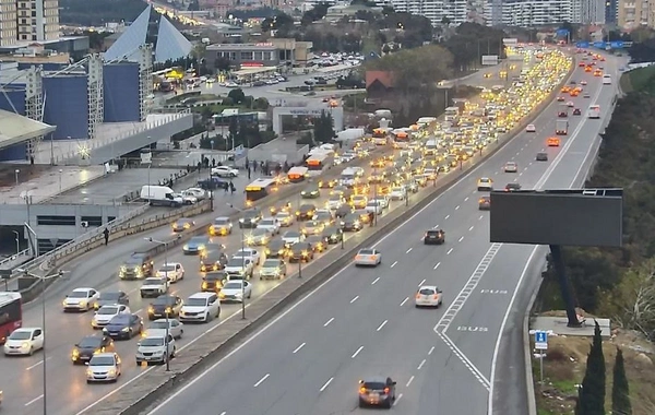 20 Yanvar tərəfdə nəqliyyatın sıxlığı yaranıb