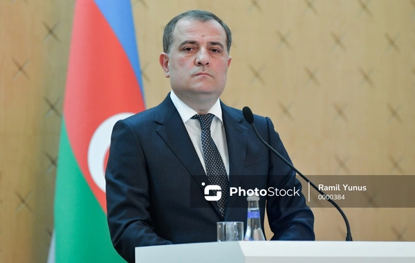 Ceyhun Bayramov 20 Yanvar şəhidlərini anıb