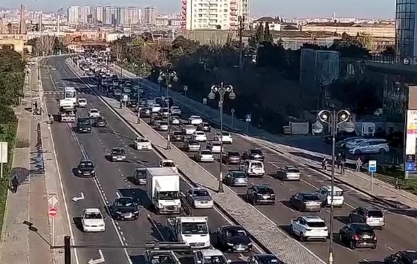 Bakının bəzi yollarında sıxlıq müşahidə olunur