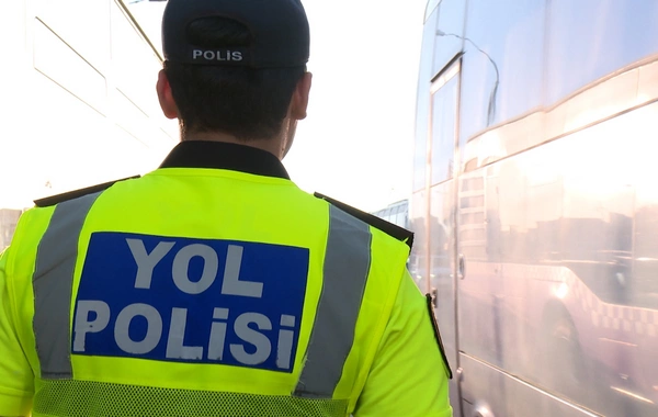 Bakı polisi avtobus, moped və motosikletlərlə bağlı hərəkətə keçdi