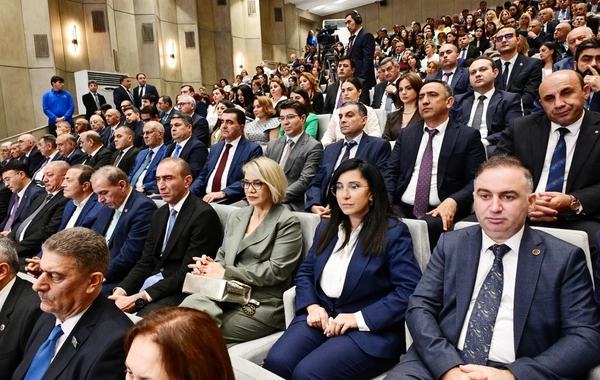 Azərbaycan həmkarlar ittifaqlarının yaradılmasının 121-ci ildönümü qeyd olunub