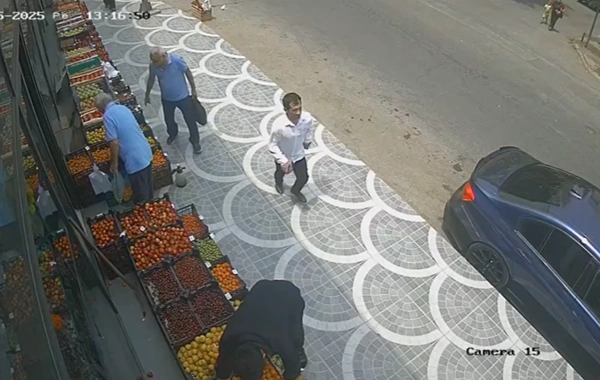 Bakıda azyaşlıya qarşı soyğunçuluq edib qaçmaqda ittiham olunan kişi saxlanılıb - ANBAAN VİDEO
