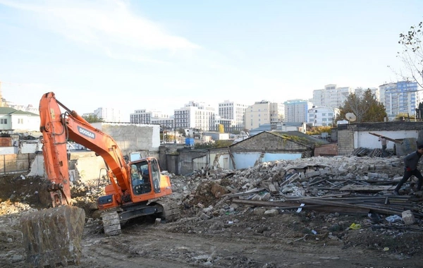 Bakıda böyük söküntü işləri başladı, park salınacaq