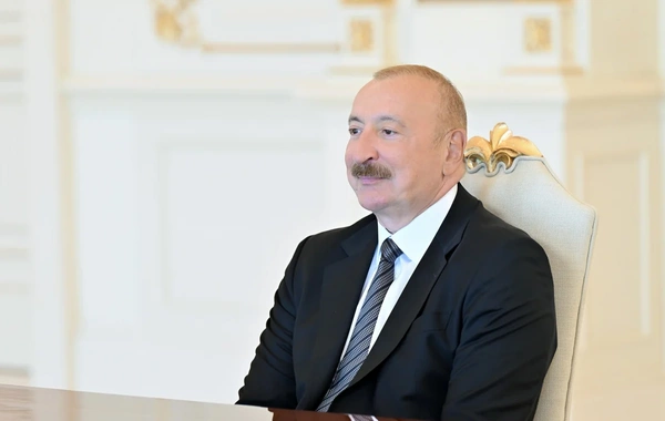 İlham Əliyev Dünya Güləş Birliyinin prezidentini qəbul edib