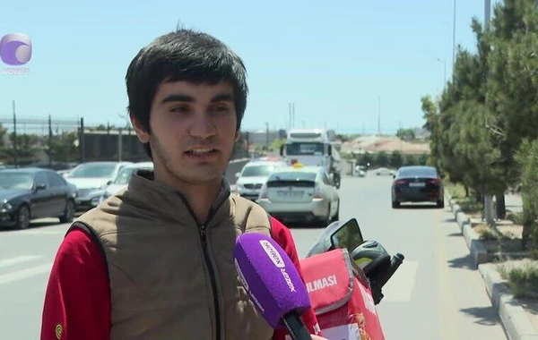 Yazısı ilə sosial şəbəkələrdə gündəm olan kuryer danışdı