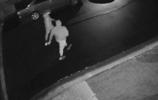 Bakıda marketin qarşısında kameralar önündə bıçaqlanma: Oğlunu narkotikə qurşandırdığımı dedi