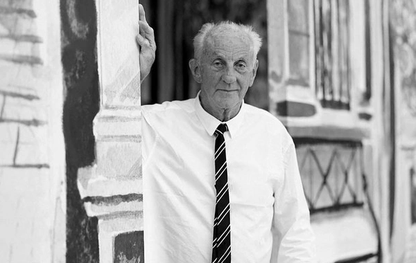 Умер одевавший принцессу Диану дизайнер