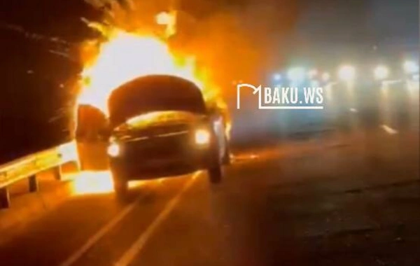 Bakıda minik avtomobili alışıb partladı
