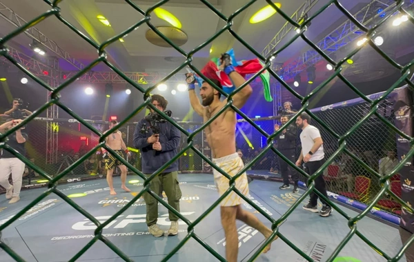 Alim Nəbiyev MMA üzrə ardıcıl olaraq üçüncü qələbəsini qazandı - VİDEO