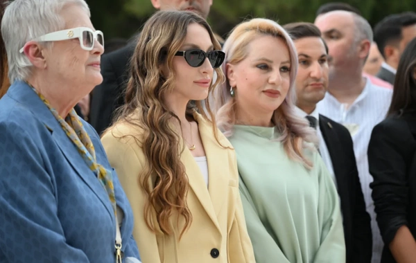 Heydər Əliyev Mərkəzində perulu rəssamın fərdi sərgisinin açılışı olub
