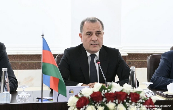 Ceyhun Bayramov iraqlı həmkarını Ermənistanla normallaşma prosesi barədə məlumatlandırıb