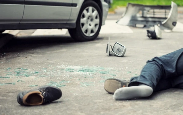 Biləsuvarda sürücü 15 yaşlı qohumunu avtomobillə vurdu