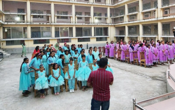 Лейла Алиева и Арзу Алиева посетили детский дом в Дакке