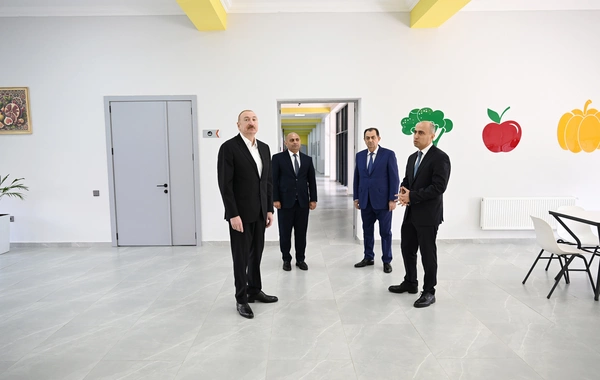İlham Əliyev Lənkəran Dövlət Peşə Təhsil Mərkəzinin açılışında iştirak edib