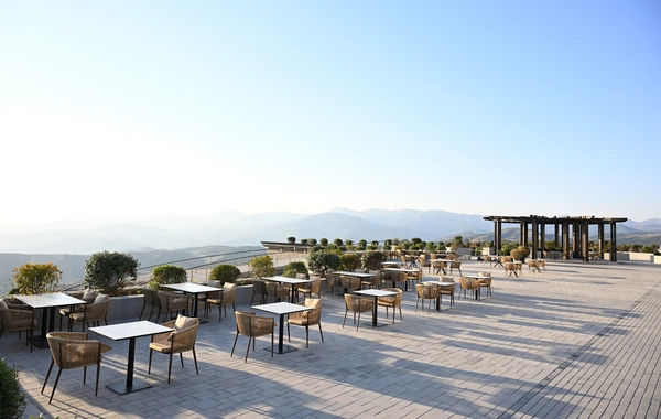 İlham Əliyev Şamaxıda "Meysari Grand Hotel & SPA" kompleksinin açılışını edib