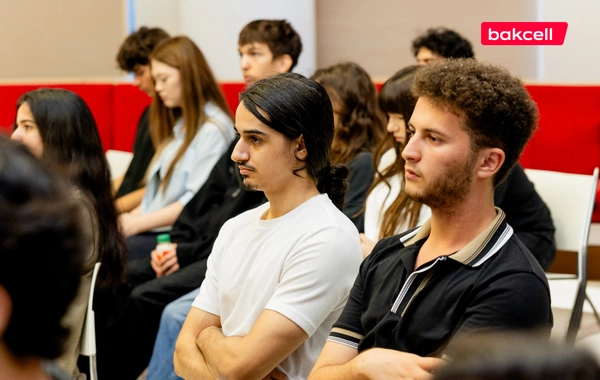 Bakcell-in baş icraçı direktoru ADA Universitetinin tələbələri ilə görüşüb