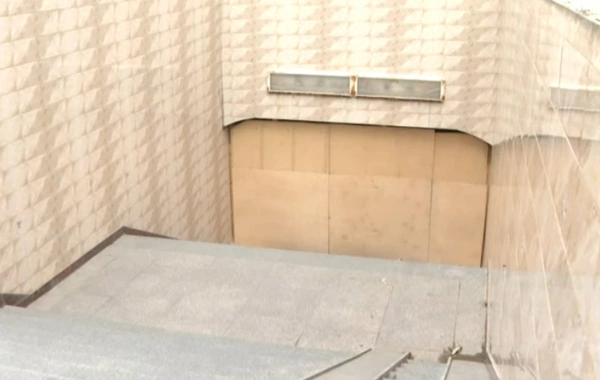 Подземный переход в Баку закрыт уже два месяца: жители в безвыходной ситуации