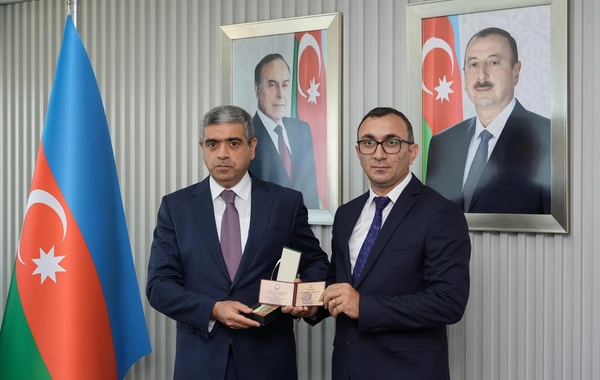 ƏƏSMN-in təltif edilmiş əməkdaşlarına vəsiqələr və medallar təqdim olunub