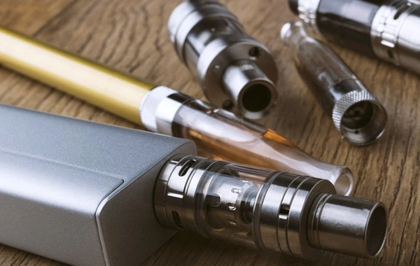 Милли Меджлис принял в окончательном чтении запрет на электронные сигареты