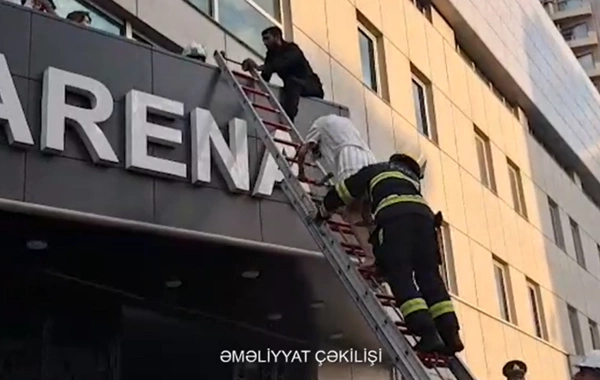 Bakıda məşhur hoteldə YANĞIN - Qonaqlar təxliyə edildi