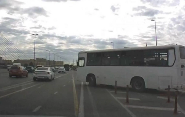Avtobus sürücüsü sərnişinlərin həyatını təhlükəyə atdı: Qurumlar hərəkətə keçdi