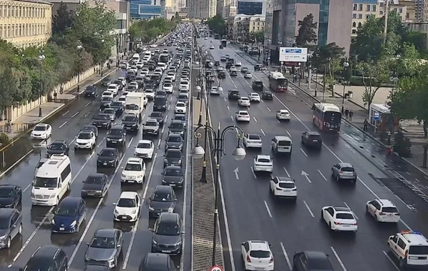 Bakının bir sıra yollarında tıxac var