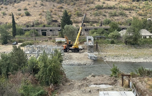İran Ermənistana körpü bağışladı