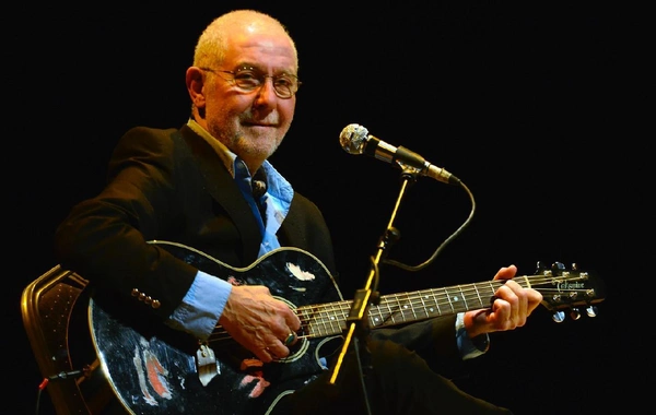 Məşhur müğənni 76 yaşında xərçəngdən vəfat etdi