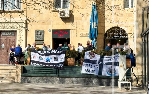 Qarabağla oyun üçün Bakıya gələn ingilis azarkeşlərinin əyləncəsi