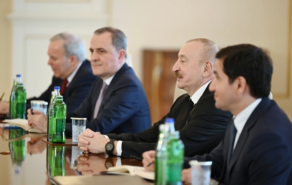 İlham Əliyev Avropa İttifaqının ali nümayəndəsinin başçılıq etdiyi nümayəndə heyətini qəbul edib