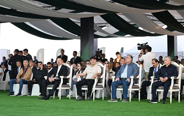 İlham Əliyev Çolpon-Atada üç dövlət başçısı ilə birlikdə Qolf Klubun açılışında iştirak edib