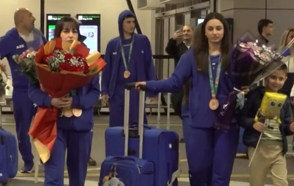 İslamiadadan qayıdan stolüstü tennisçilərimiz təntənə ilə qarşılandı