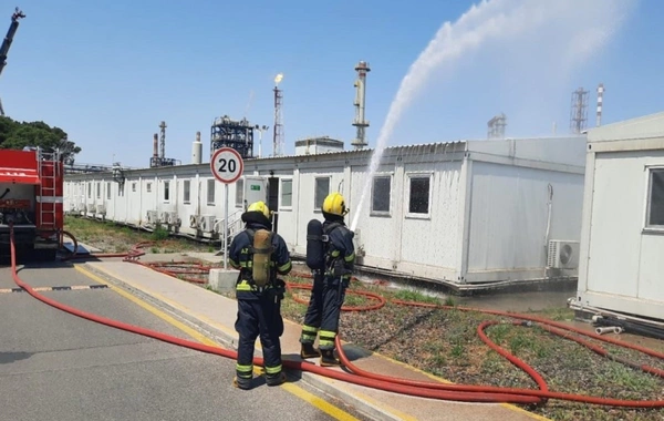 Dövlət Xidməti Neft Emalı Zavodunda yanğın-taktiki təlim keçirib