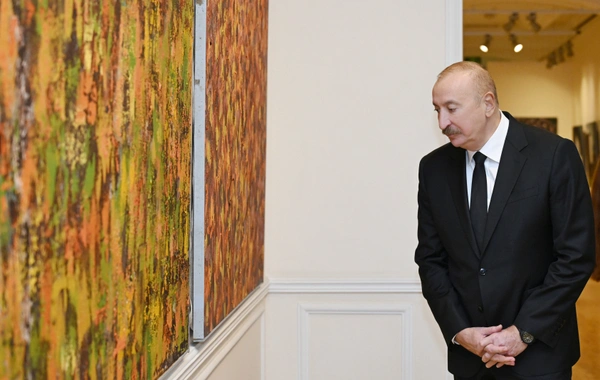 Prezident İlham Əliyev, birinci xanım Mehriban Əliyeva və ailə üzvləri "Mənim Abşeronum: Üstə gəl" adlı retrospektiv sərgi ilə tanış olublar