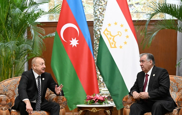 В Душанбе состоялась встреча Ильхама Алиева с Эмомали Рахмоном в формате один на один