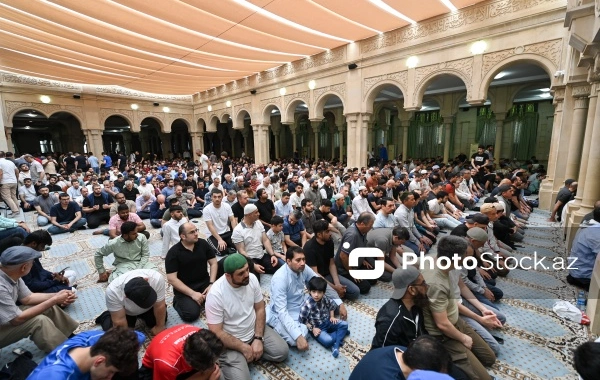 Bakıda Qurban bayramı münasibətilə namaz qılınıb