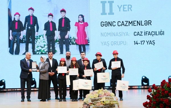 Leyla Əliyeva və Alyona Əliyeva  mükafatlandırma mərasimində iştirak ediblər