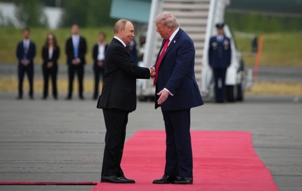Tramp Budapeştdə Putinlə görüşəcəyini bildirib