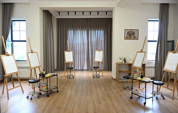 First Vice President Mehriban Aliyeva attended the opening of an art school in Bilgah