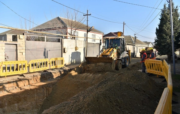 Bakıda 7 küçədə üzərində evlər tikilən su-kanalizasiya xətlərinin yeri dəyişdirilir