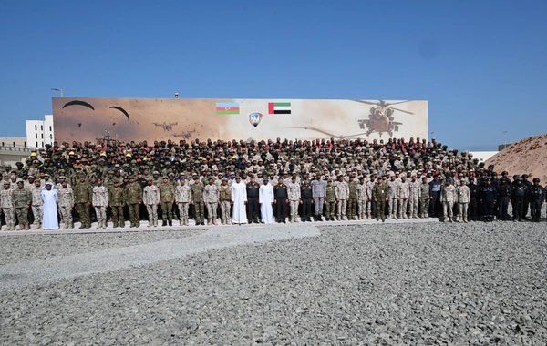 Azərbaycanın və BƏƏ prezidentləri Əbu-Dabidə "Sülh Qalxanı – 2026" birgə əməliyyat-taktiki təlimini izləyiblər