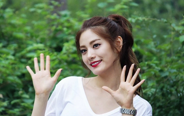 Звезда К-pop обезвредила вооружённого грабителя, ворвавшегося в ее дом