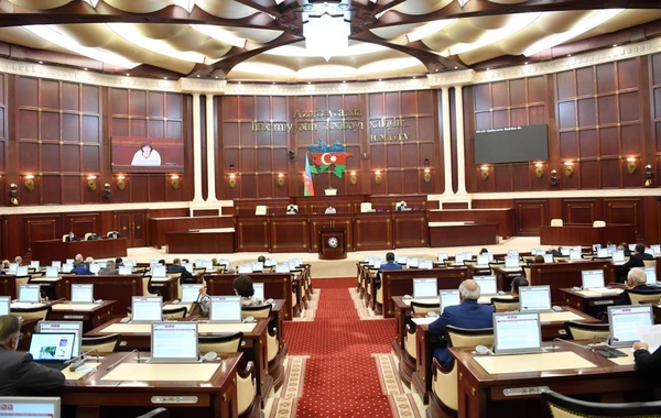 Deputatlar bu tarixdən yay tətilinə çıxırlar