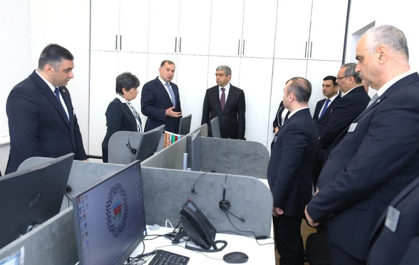 Nazir Anar Əliyev Azərbaycan Həmkarlar İttifaqları Konfederasiyasının yeni mərkəzi ilə tanış olub