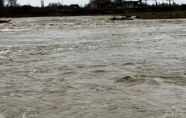 Lənkərançayda suyun səviyyəsi artıb - qabaqlayıcı tədbirlər görülür